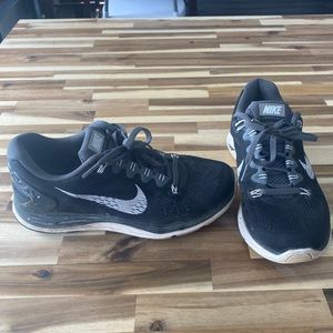 Black Nike LunarGlide 5 Sneakers